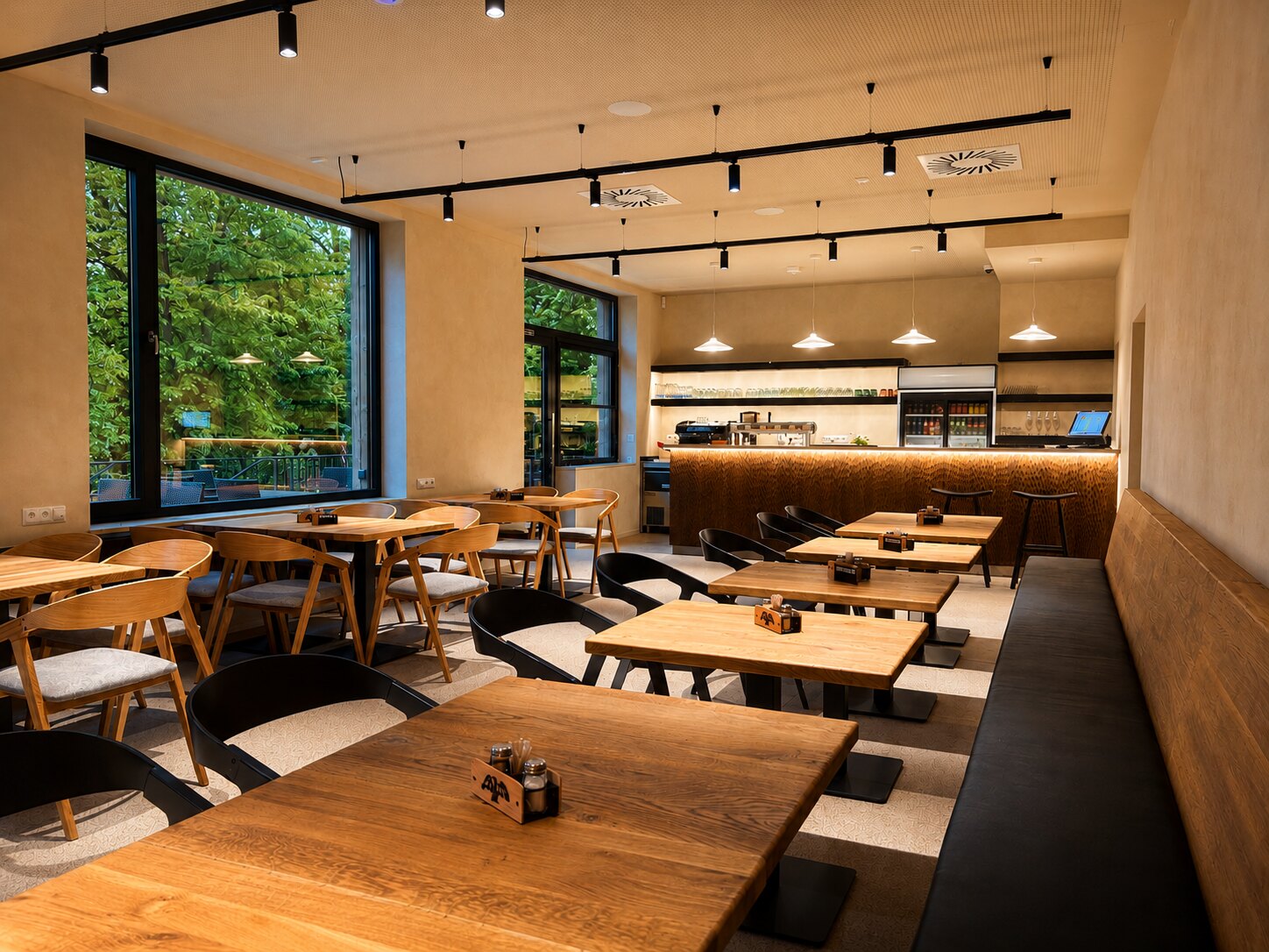 Intérieur du restaurant Javorka
